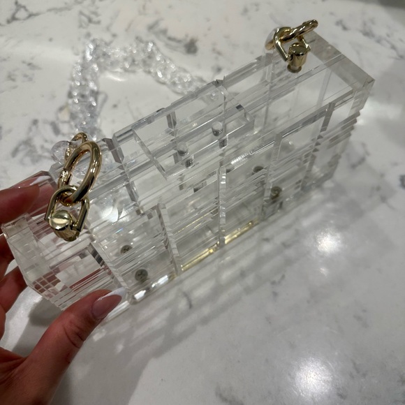 ‼️SOLD‼️ Acrylic clutch - Picture 3 of 4